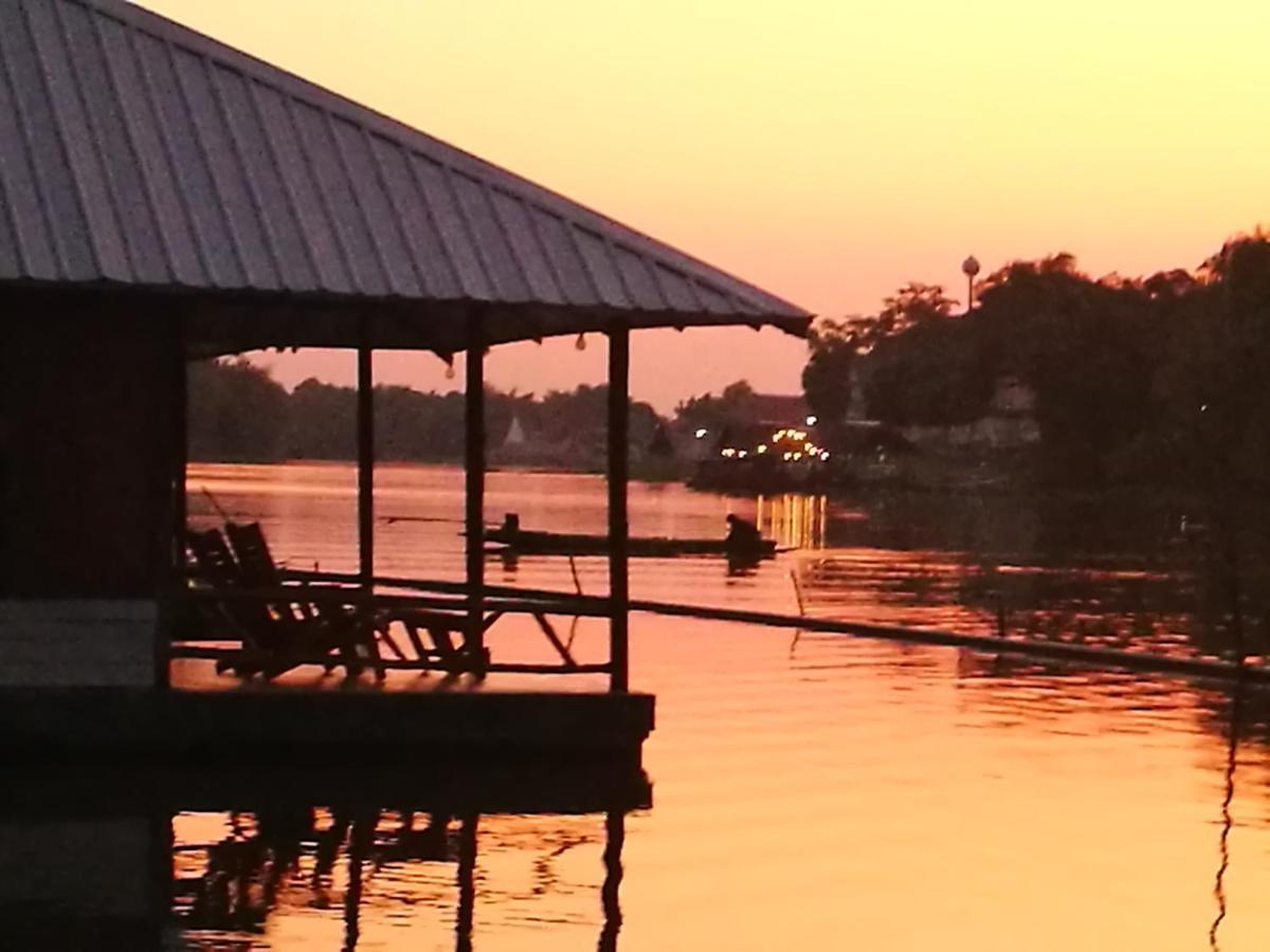 River Marina Resort Uthajthani Kültér fotó