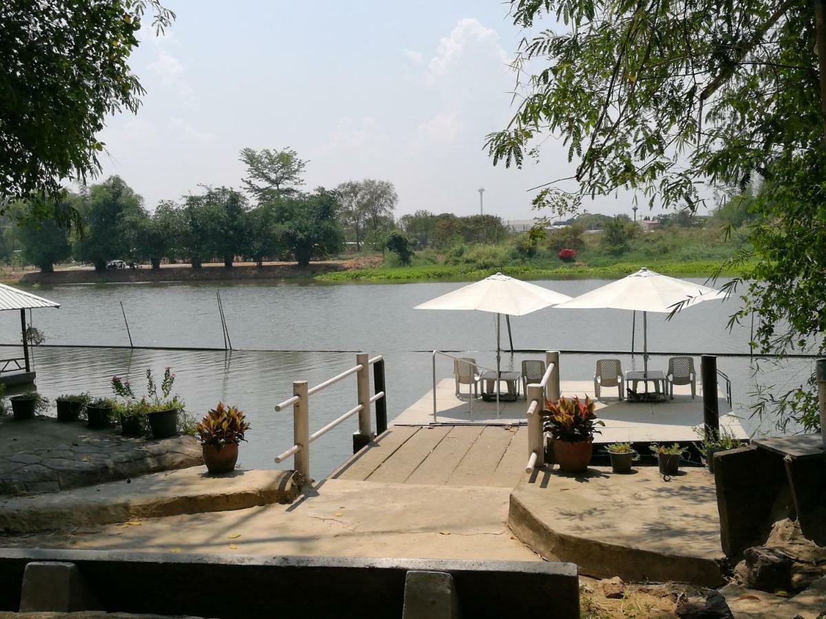 River Marina Resort Uthajthani Kültér fotó