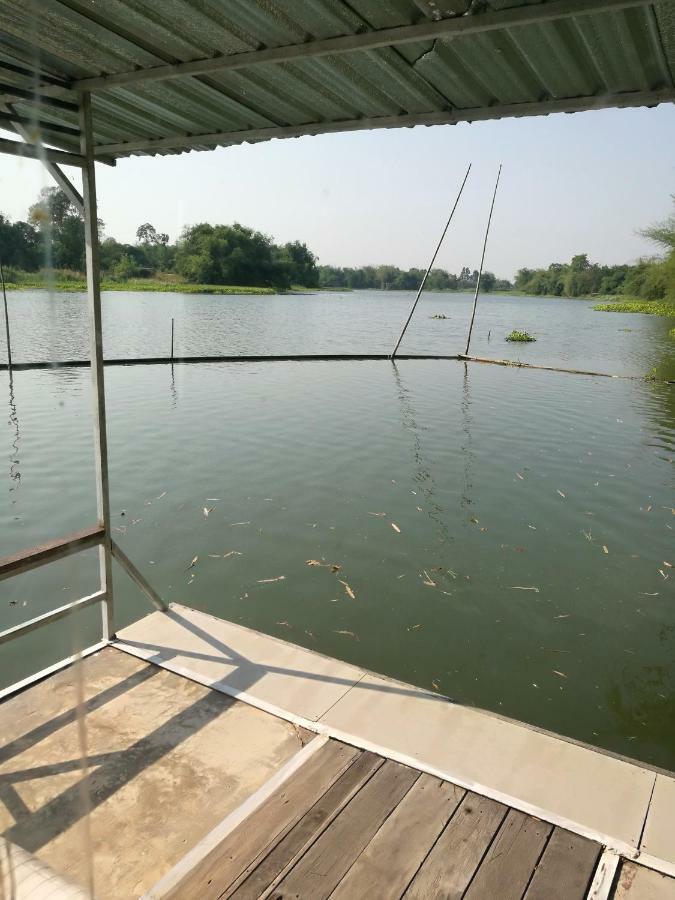 River Marina Resort Uthajthani Kültér fotó
