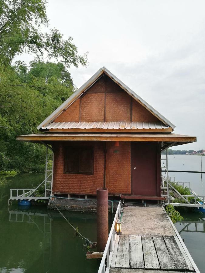 River Marina Resort Uthajthani Kültér fotó